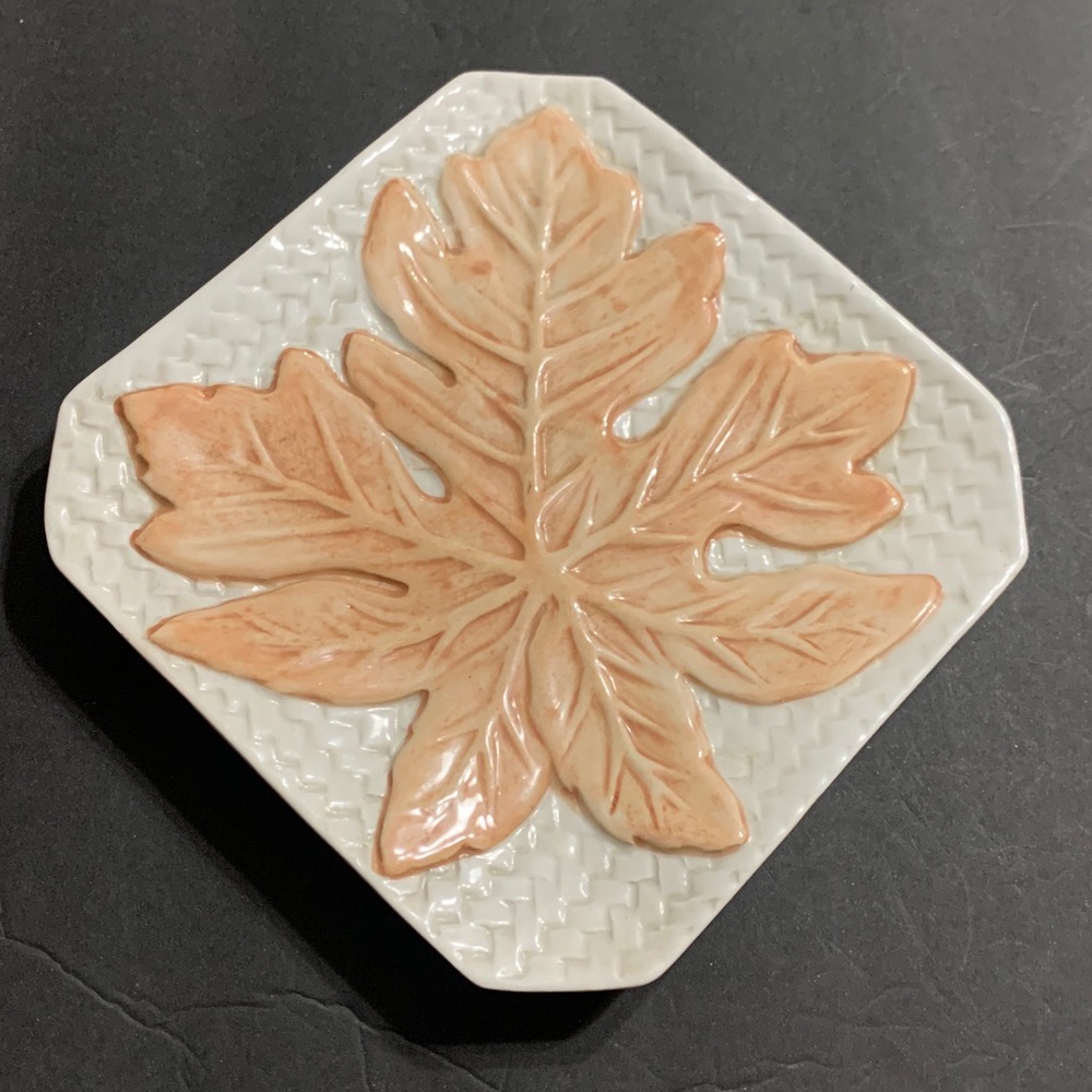 Italy Hand Painted Maple Leaf 7in square plate signed by artist